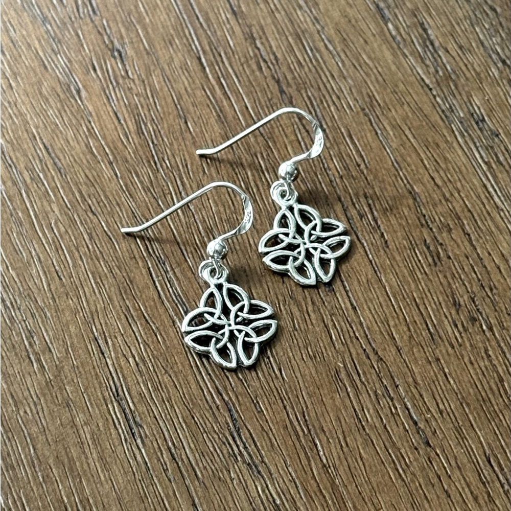 925 Sterling Silver Celtic Design Dangle Earrings! Hypoallergenic! NEW! - Picture 2 of 4